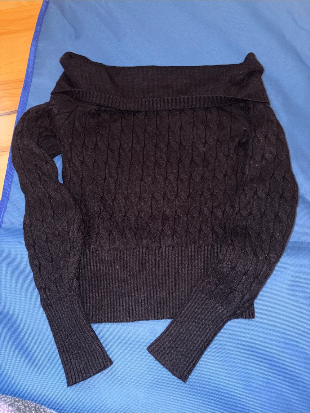 Forever 21 Black Off-the-Shoulder Cable Knit Sweater